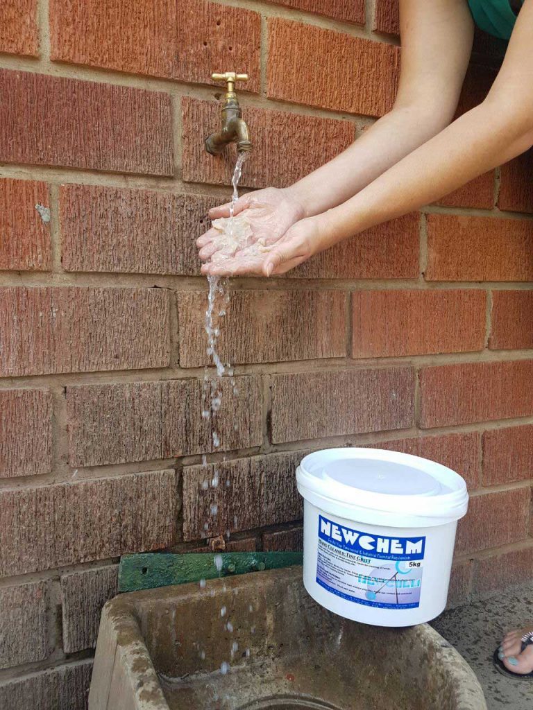 Paste cleaner with grit for cleaning of hands. 